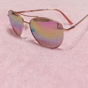 So cute pink and rose gold faux aviators
